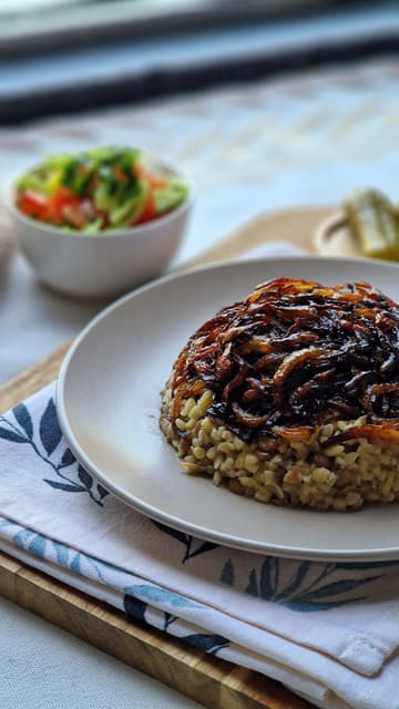 Mujadara with Bulgur and Caramelized Onions