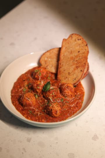 Meatballs in Marinara with Garlic Toast