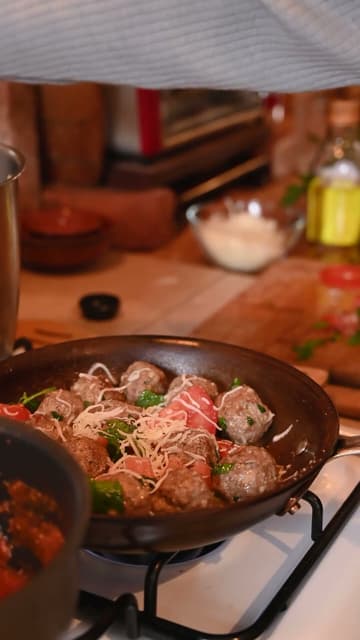 Cheesy Skillet Meatballs in Tomato Sauce