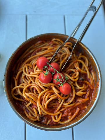 One-Pot Tomato Spaghetti