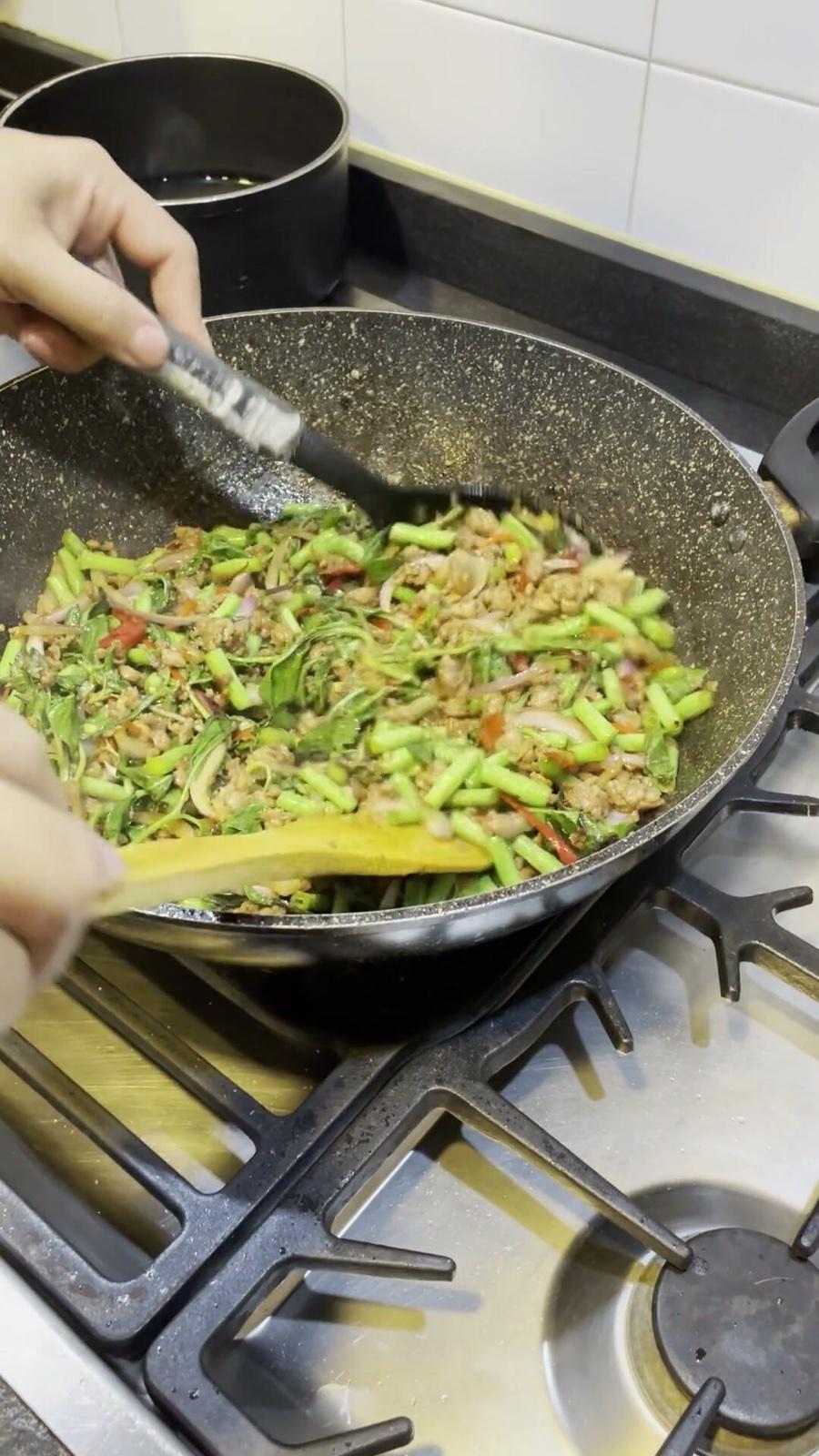 Thai Basil Pork with Long Beans