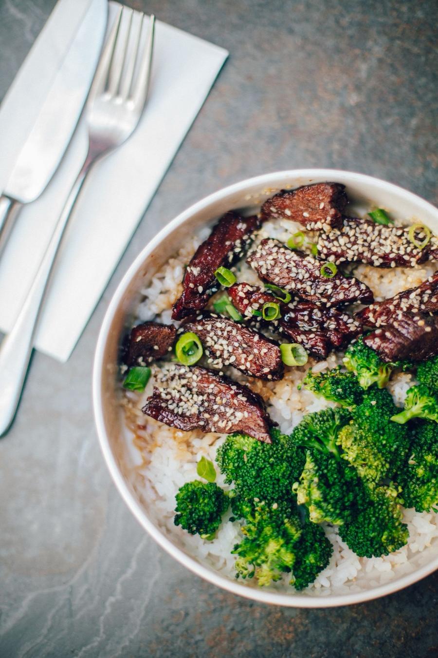 Sesame Beef and Broccoli Rice Bowls