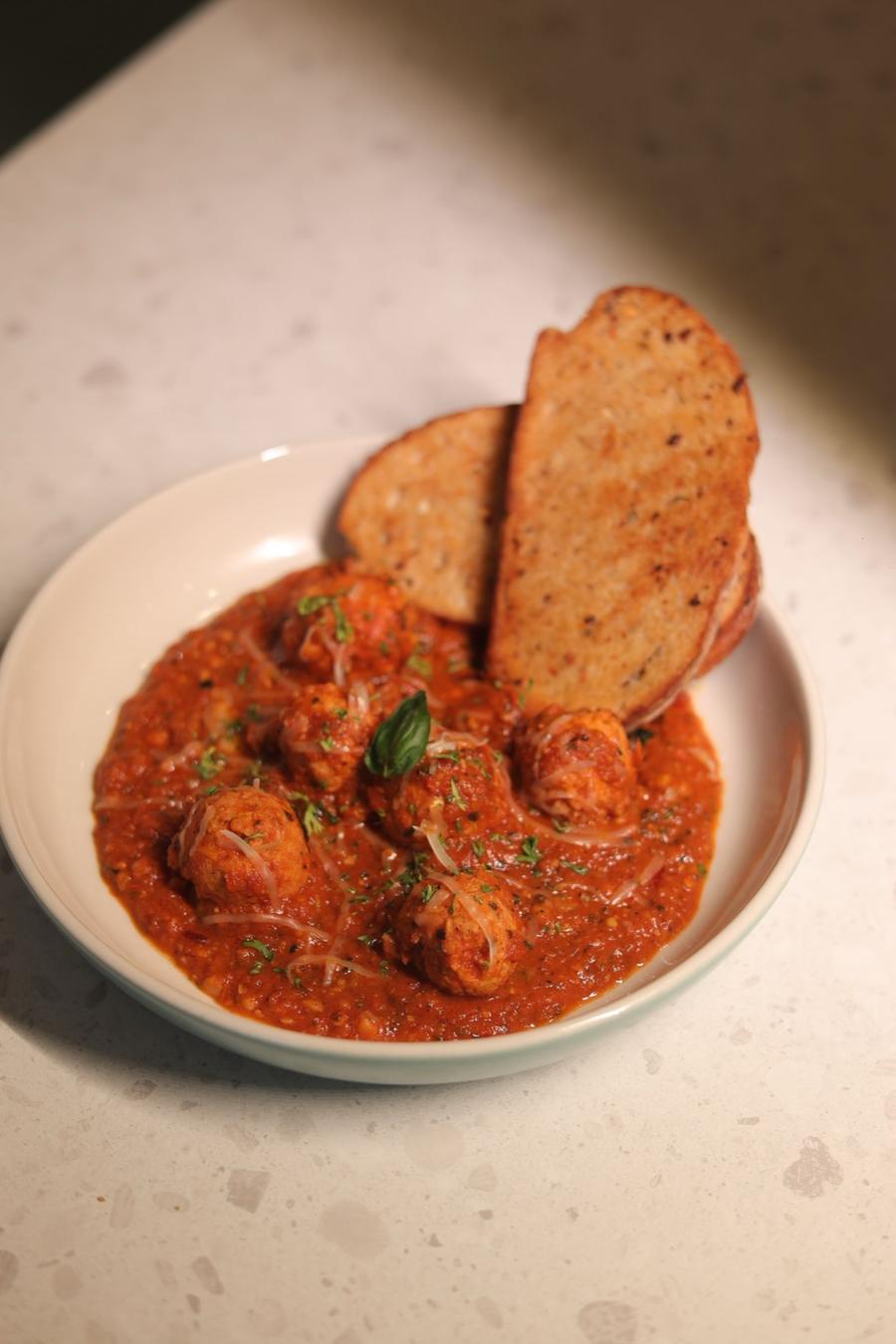 Meatballs in Marinara with Garlic Toast