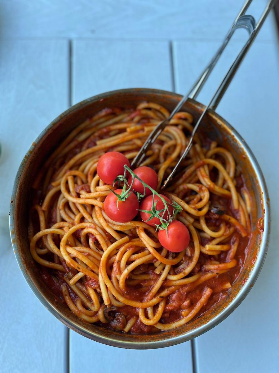 One-Pot Tomato Spaghetti